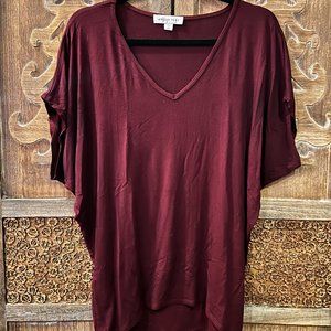 Amour Vert, Burgundy Modal V-Neck Short sleve top